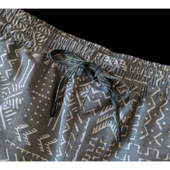 Roark Shorey Souk Military Green Elastic Waist Trunks Surf Board Shorts Aztec L - Picture 4 of 7